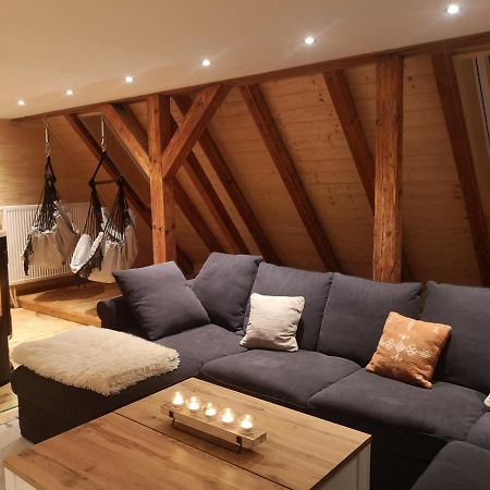 Ruhig gelegene, top moderne Ferienwohnung Neuhaus an Der Eger Exterior foto
