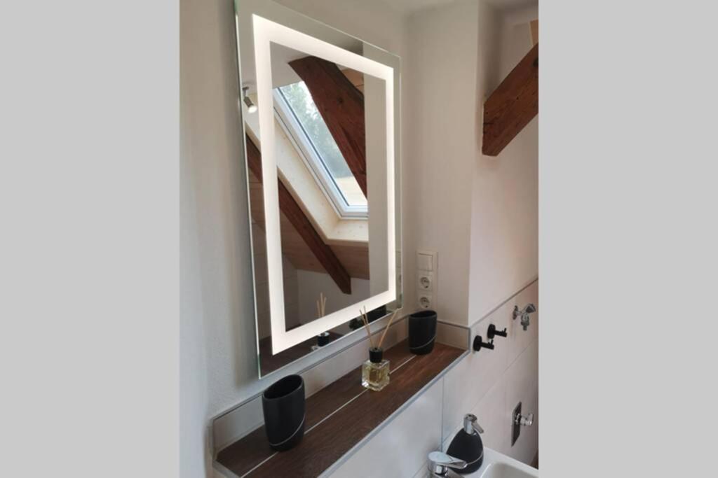 Ruhig gelegene, top moderne Ferienwohnung Neuhaus an Der Eger Exterior foto