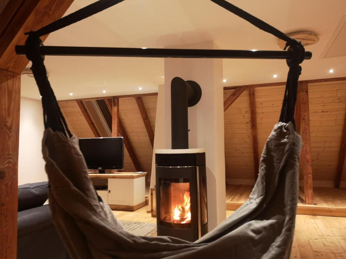 Ruhig gelegene, top moderne Ferienwohnung Neuhaus an Der Eger Exterior foto