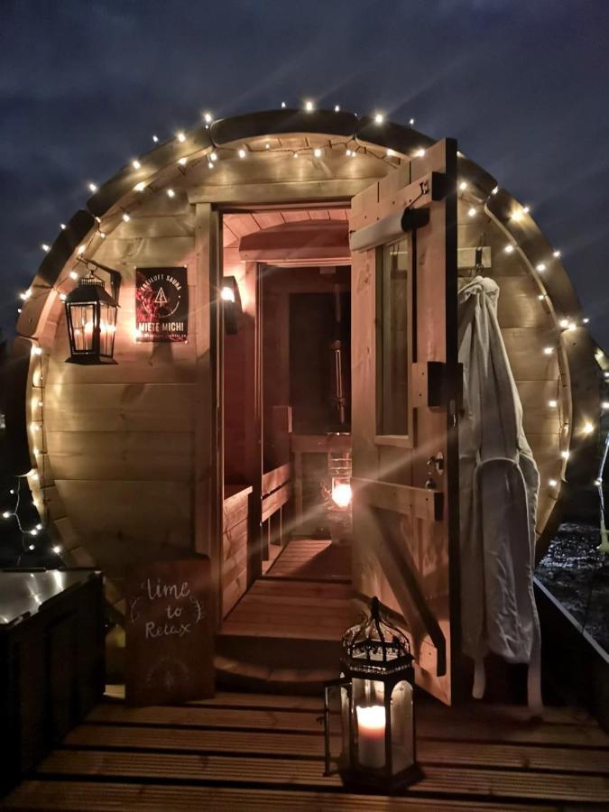 Ruhig gelegene, top moderne Ferienwohnung Neuhaus an Der Eger Exterior foto