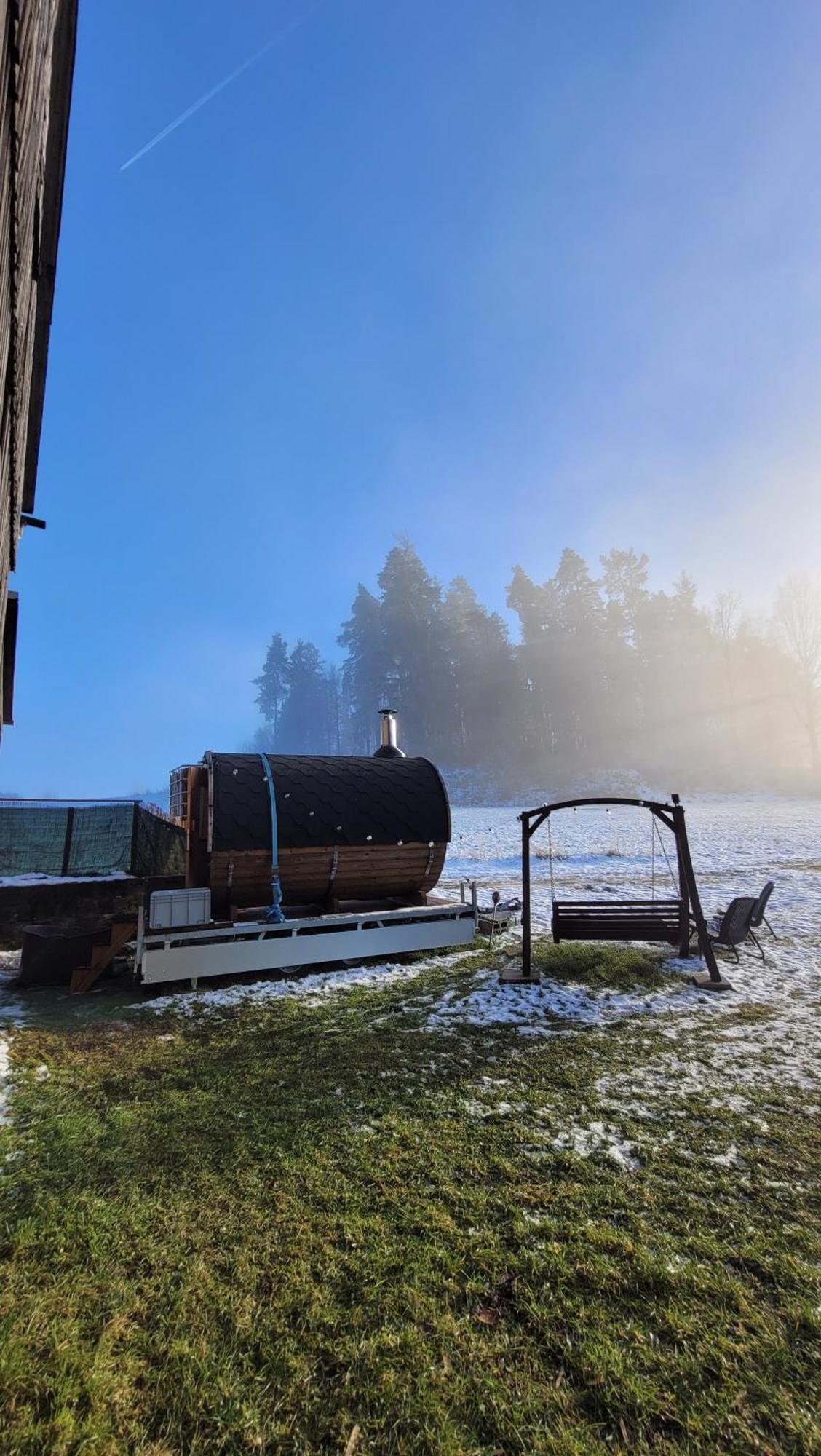 Ruhig gelegene, top moderne Ferienwohnung Neuhaus an Der Eger Exterior foto