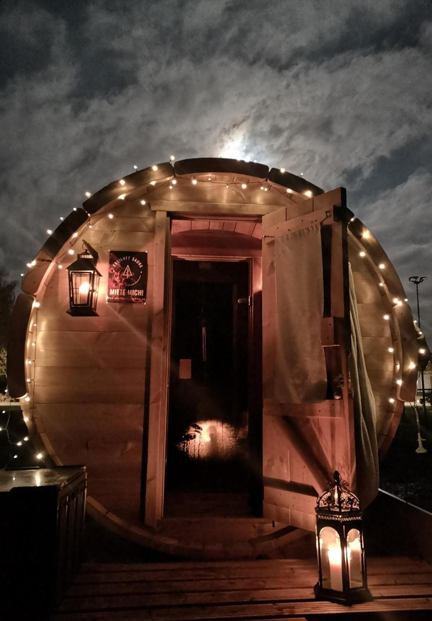 Ruhig gelegene, top moderne Ferienwohnung Neuhaus an Der Eger Exterior foto